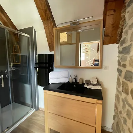 Le Domaine De La Louve Blanche ル・モンドール